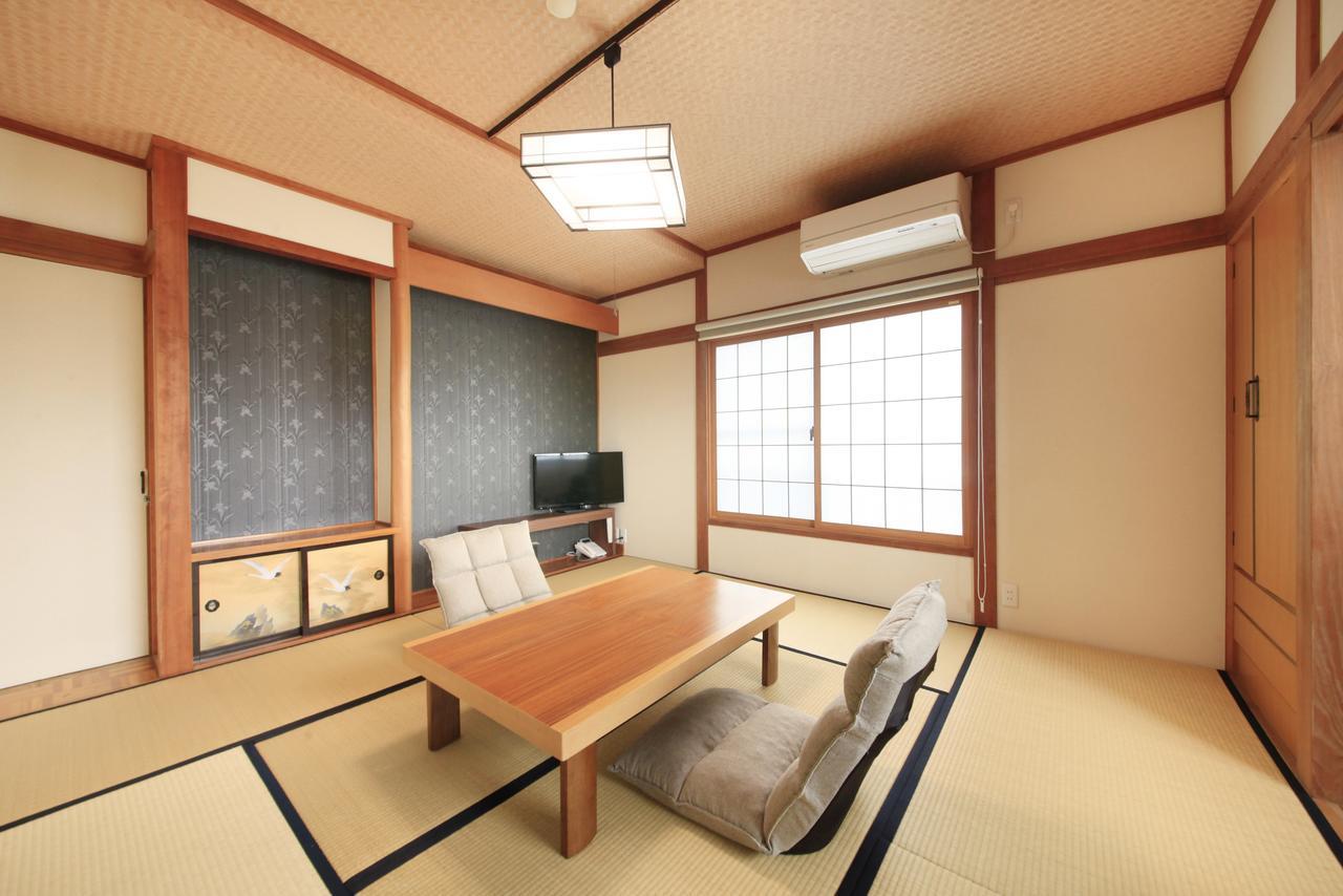 Hotel Togariishi Тіно Екстер'єр фото