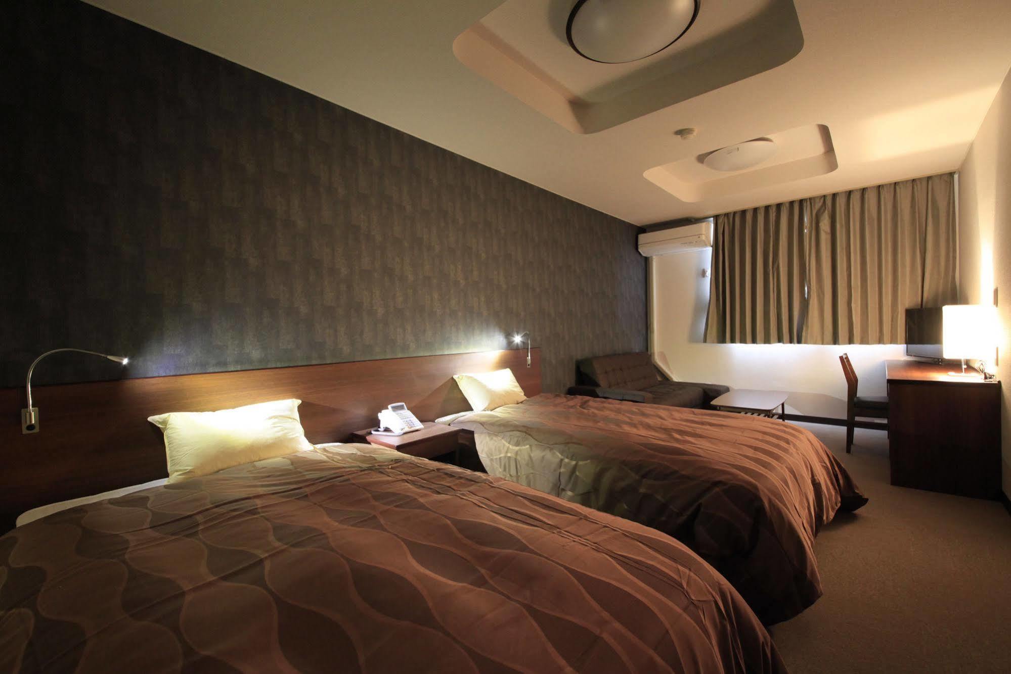 Hotel Togariishi Тіно Екстер'єр фото