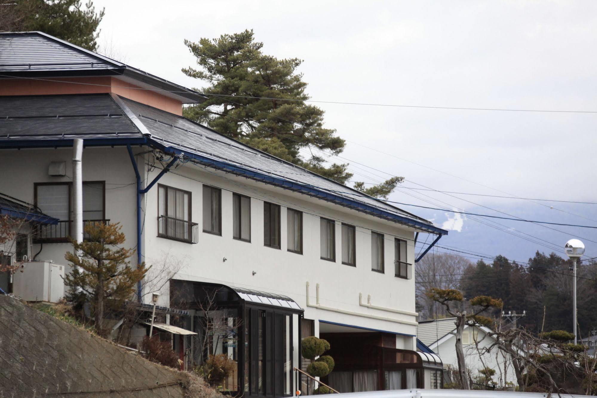 Hotel Togariishi Тіно Екстер'єр фото